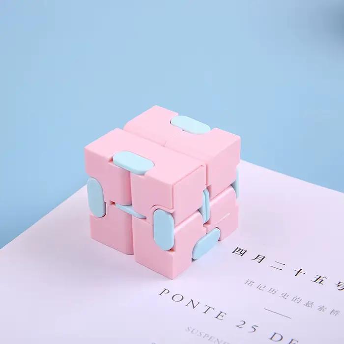 Nouveau cube de puzzle durable et exquis, jouet de décompression, cube magique infini pour adultes, 