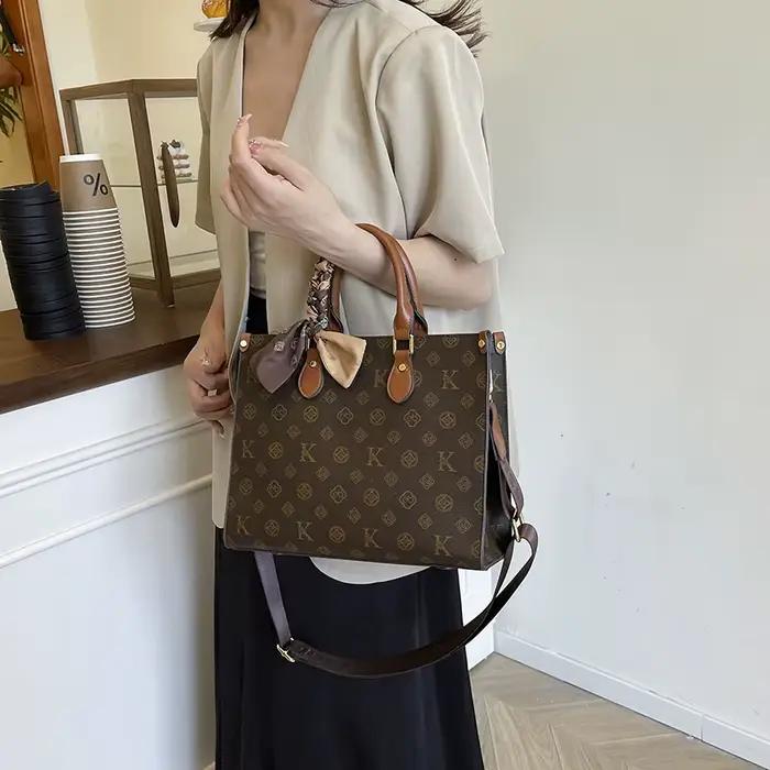 Sac à langer minimaliste unique et élégant, sac bandoulière pour femme, fourre-tout tendance pour le