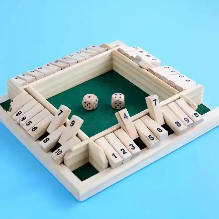 Nouveau jeu de société de dés en bois pour 2-4 joueurs jeu de dés avec rabats pour l'interaction Par