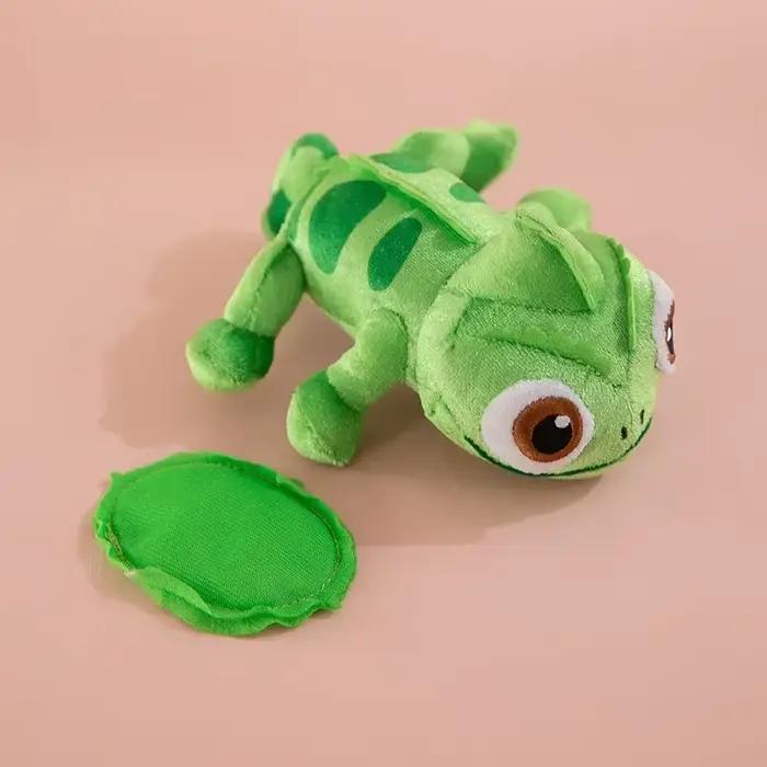 17cm Pascal Raiponce caméléon couché épaule peluche jouet peluche poupée jouets Kawaii Pascal décor 