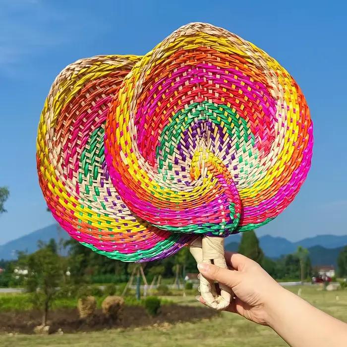 Grand éventail en feuilles de palmier tissé à la main, éventail coloré à tenir à la main, éventail pour la danse et la ventilation, éventail marron éblouissant
