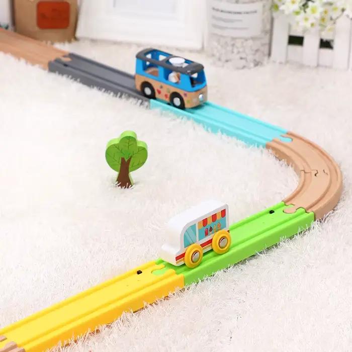 Piste de train sonore interactive avec simulation de son de train