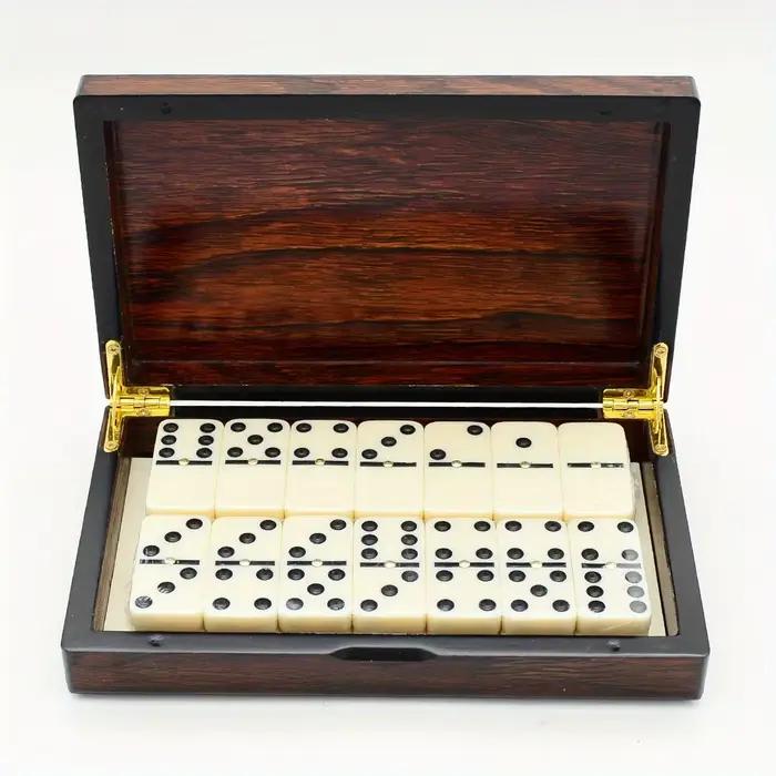 Ensemble de dominos classique en bois de qualité supérieure à six points pour le plaisir en famille avec une boîte de