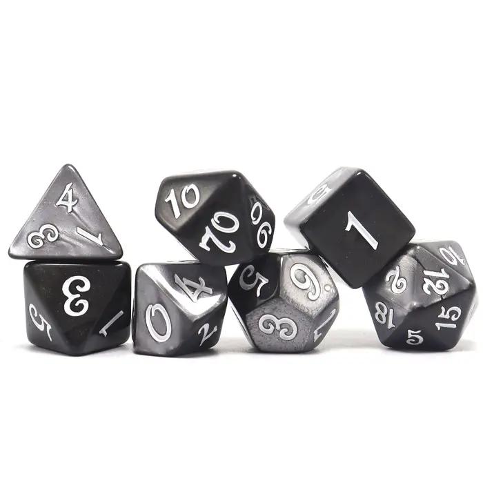Dés polyédriques pour jeu de société, classique, noir et gris