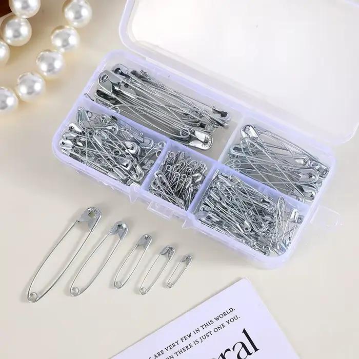 Kit de broches de sûreté argentées avec boîte de rangement pour la couture de vêtements