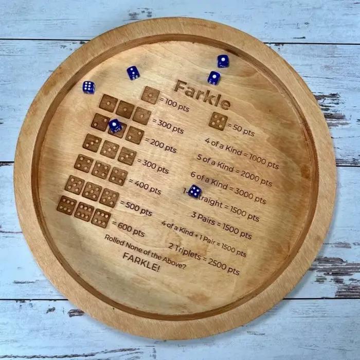 Jeu de société en bois Chap Out Dice Score Board