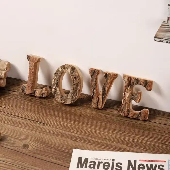 Lettres de l'Alphabet et Chiffres en Bois Massif