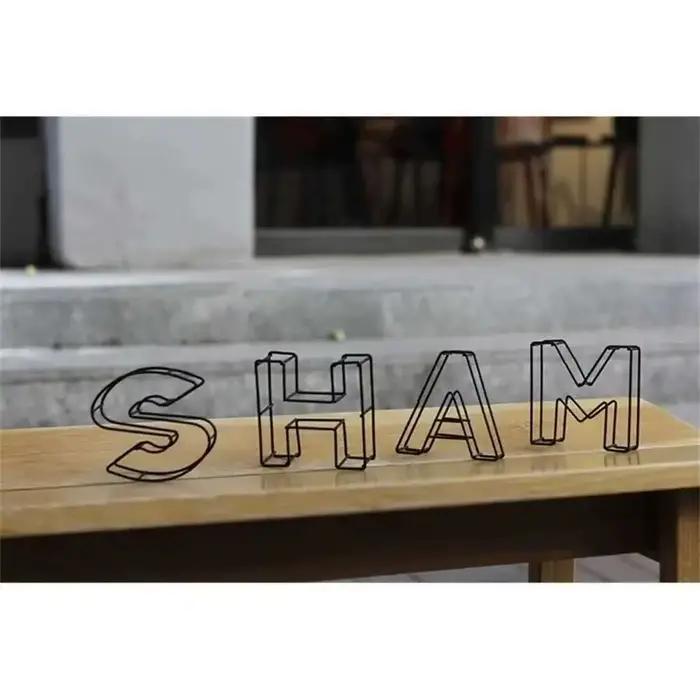 Lettre artisanale en fer noir mat