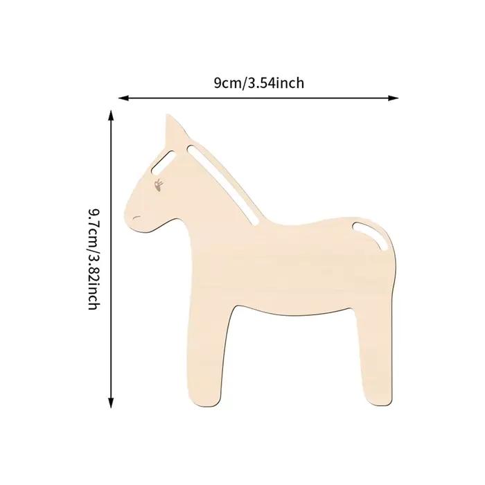 Chevaux artisanaux d'anniversaire en bois non peints