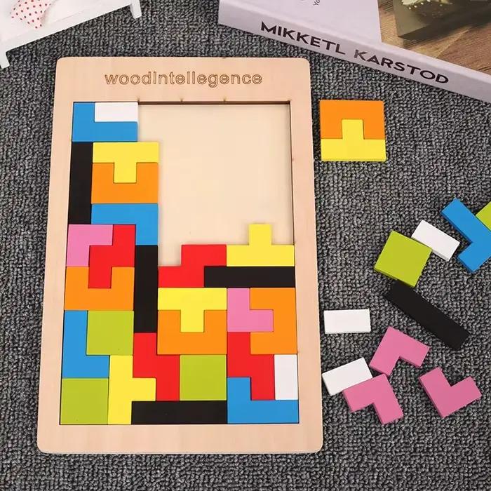 1 ensemble de puzzles en bois