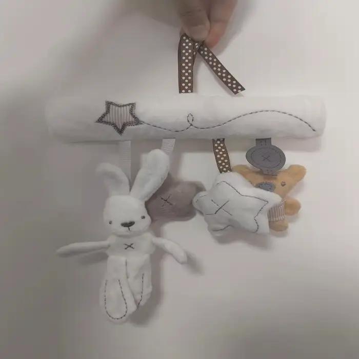 Lapin suspendu pour bébé