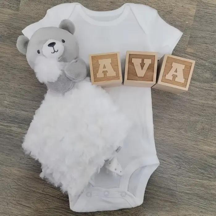 Blocs de lettres en bois personnalisés pour le nom de bébé