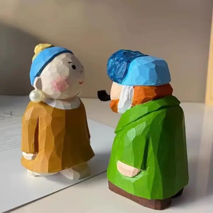 Figurines en bois artisanales