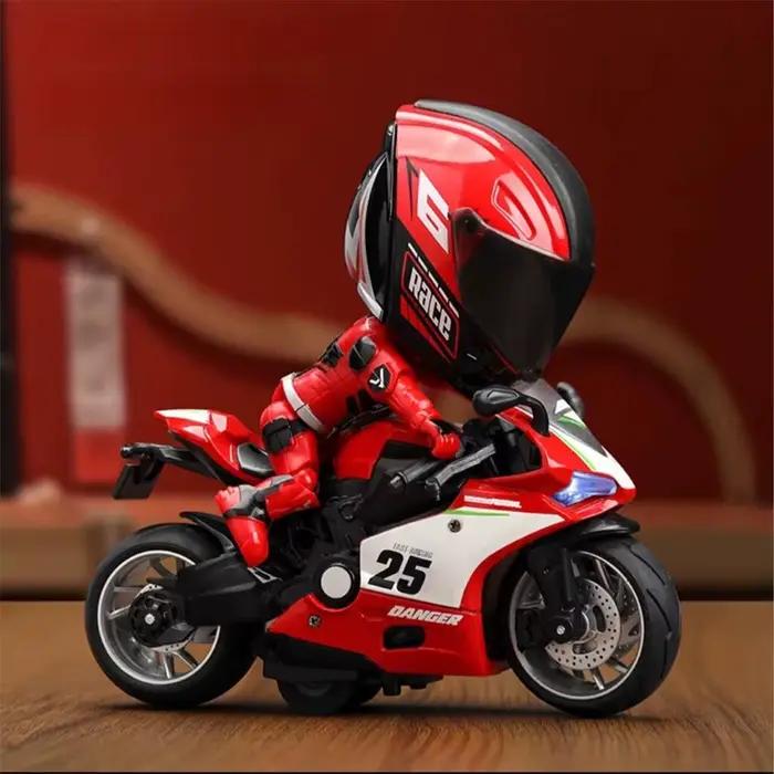 Figurine de motard réaliste 1:12, modèle entièrement articulé et poseable avec casque et détails de combinaison de course, cadeau de collection
