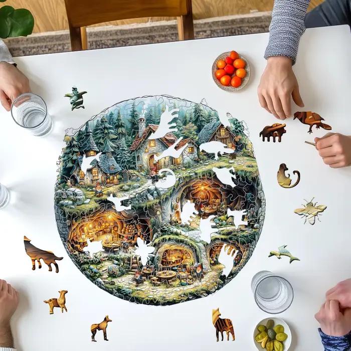 Puzzle rond en bois – Village de gnome de forêt de conte de fées avec pièces uniques en forme d'animal