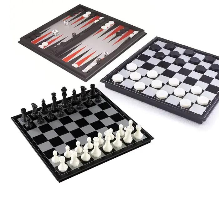 Plateau de jeu de backgammon et échecs pliables avec pièces magnétiques pour familles et amis réunis pour des parties stratégiques et amusantes