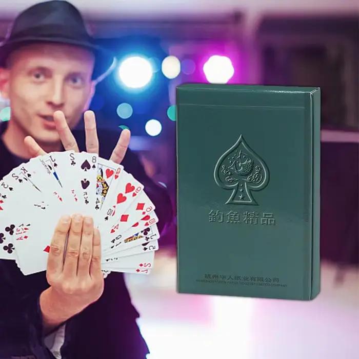 Jeu de cartes à jouer en avance