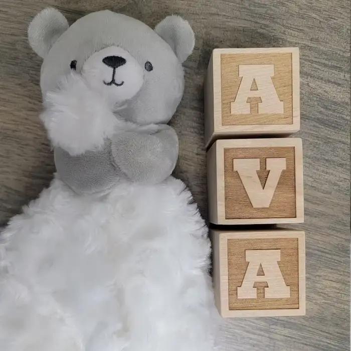 Blocs de lettres en bois personnalisés pour le nom de bébé