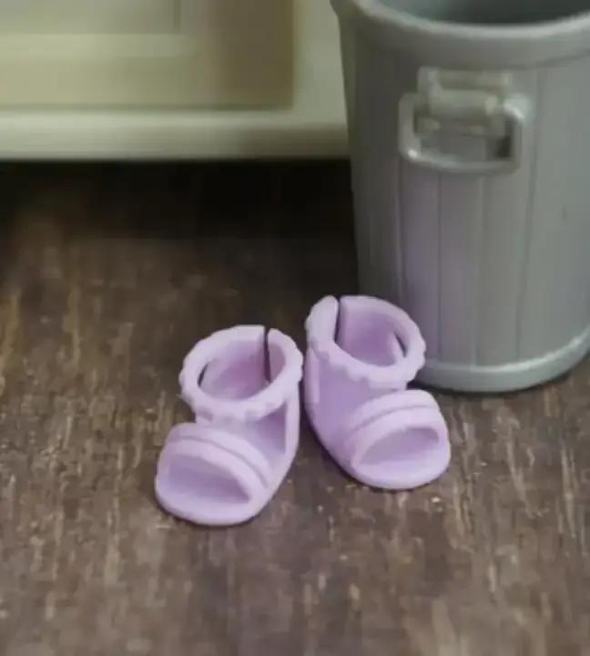 Chaussures mignonnes et accessoires pour poupée
