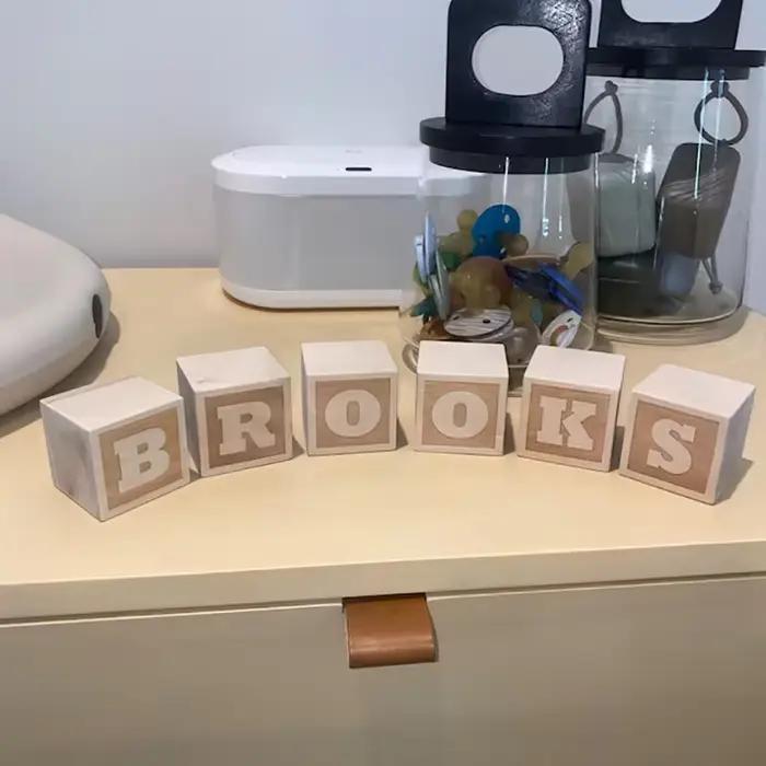 Blocs de lettres en bois personnalisés pour le nom de bébé