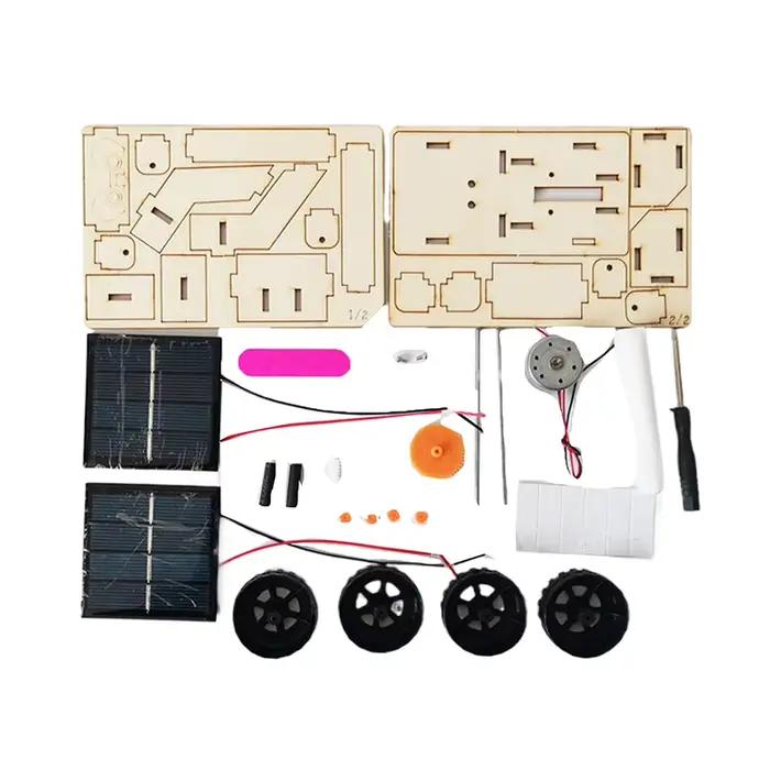 Modèle Mars Rover à énergie solaire fait à la main