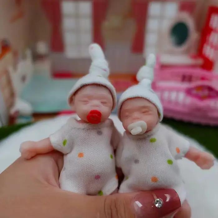 8 cm mignon Mini Silicone Bebe Reborn fille avec 2 ensembles