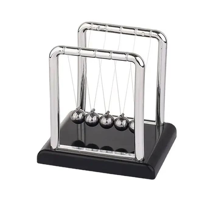 Newton – boules d'équilibre au pendule