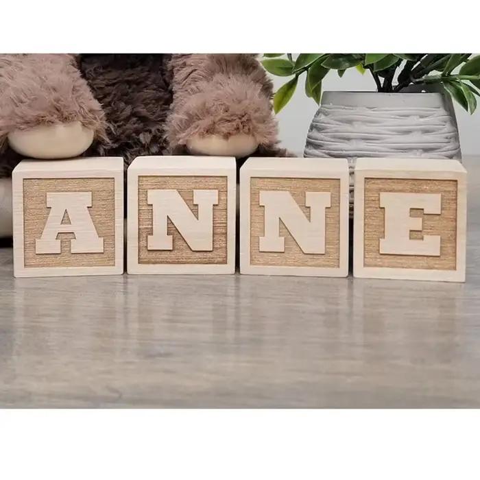 Blocs de lettres en bois personnalisés pour le nom de bébé