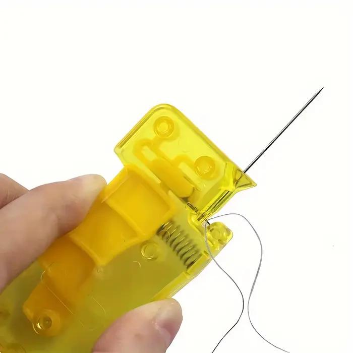 Fourniture de couture en plastique enfile-aiguille automatique jaune clair pour broderie artisanale et création de projets de couture occasions spéciales