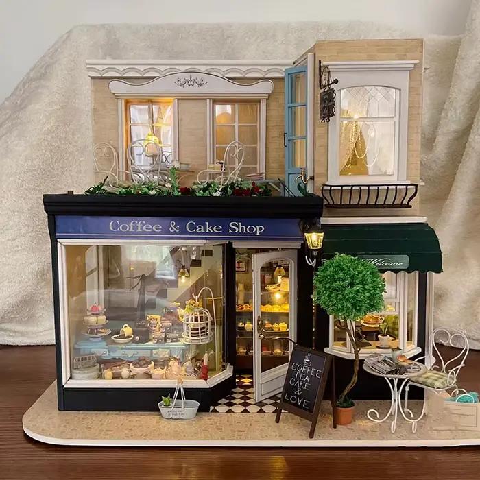 Maison de poupée en bois à monter soi-même