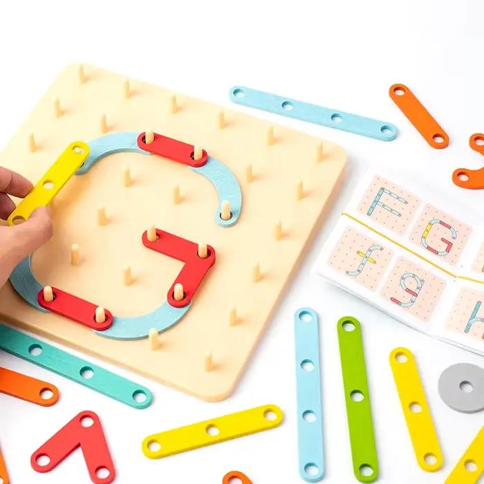 Jouets en bois planche créative colonnes géométriques puzzle construction panneau perforé géométrique sensoriel Montessori occasion spéciale enfant développement imagination coordination main ocular