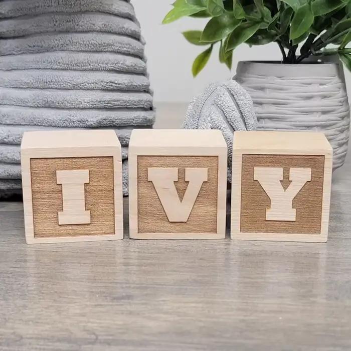 Blocs de lettres en bois personnalisés pour le nom de bébé