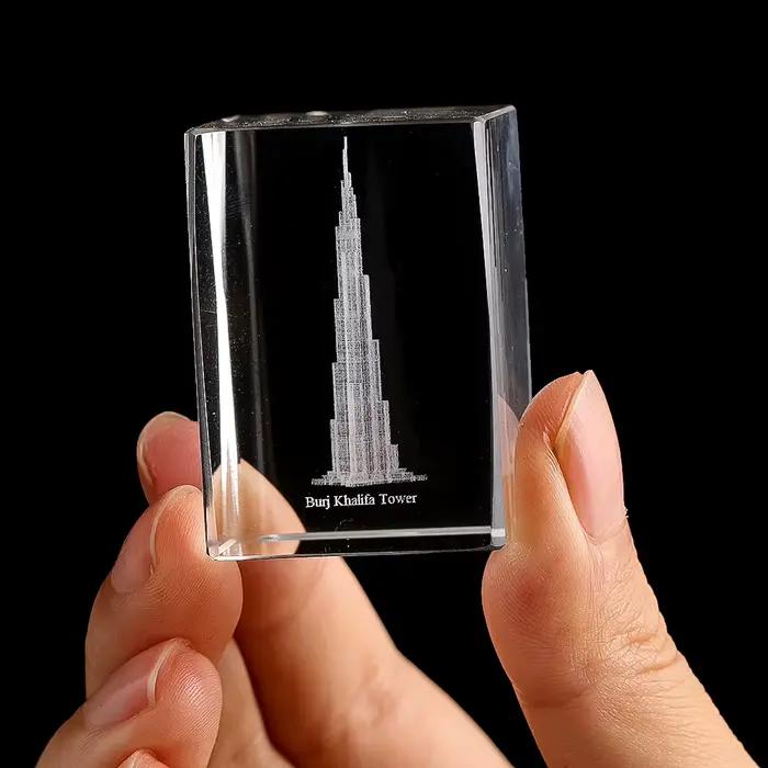 Mini Sculpture Burj Khalifa gravée en cristal