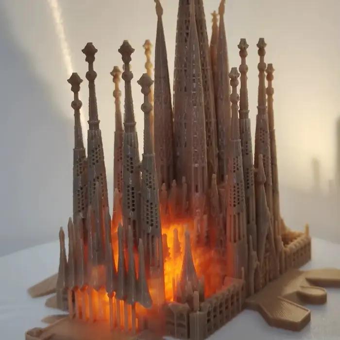 Modèle miniature de sculpture de la Sagrada Familia de Gaudí