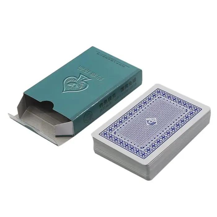 Jeu de cartes à jouer en avance