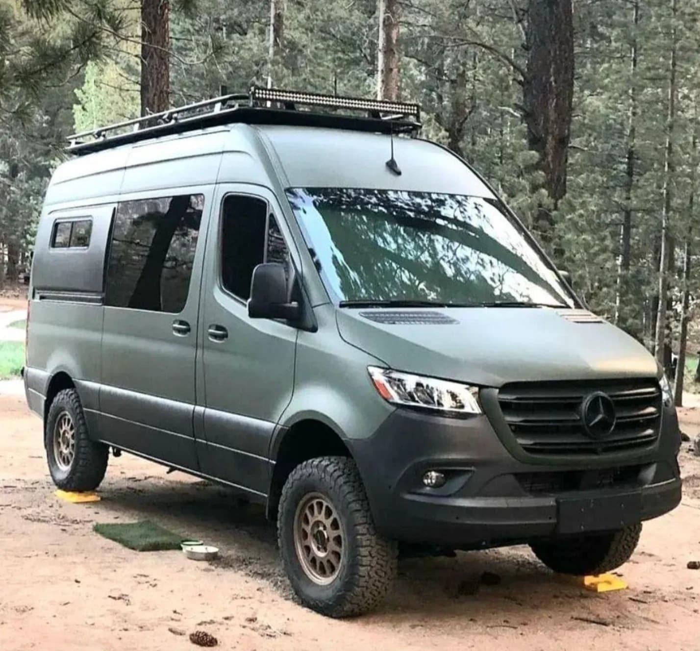 Camping-car de luxe 4x4 pour 4 à 6 personnes, maison mobile pour voyages en plein air