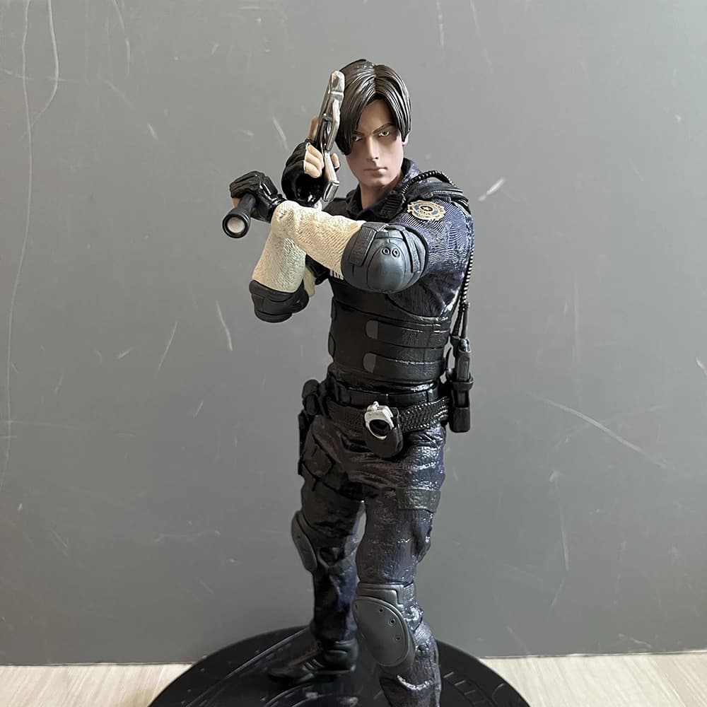 Figurine de dessin animé Biohazard Leon Scott Kennedy, veste marron, modèle de jeu de Police maléfiq