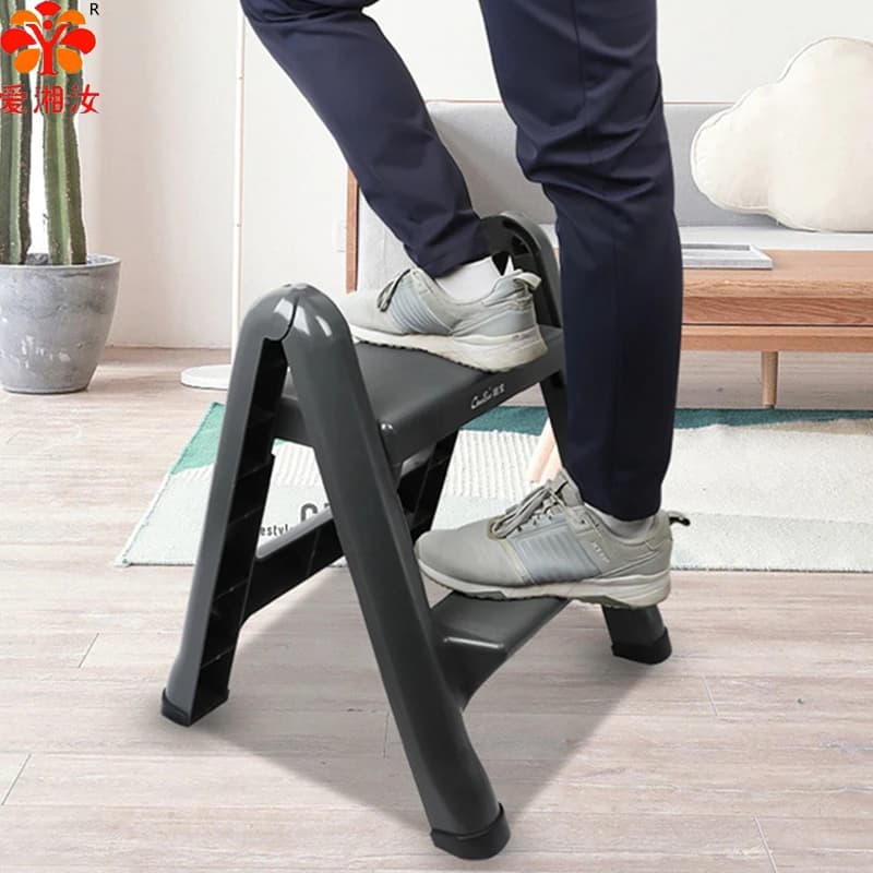 Ingénierie d'échelle, outils ménagers en plastique à 2 marches pour le nettoyage, escalier de lavage