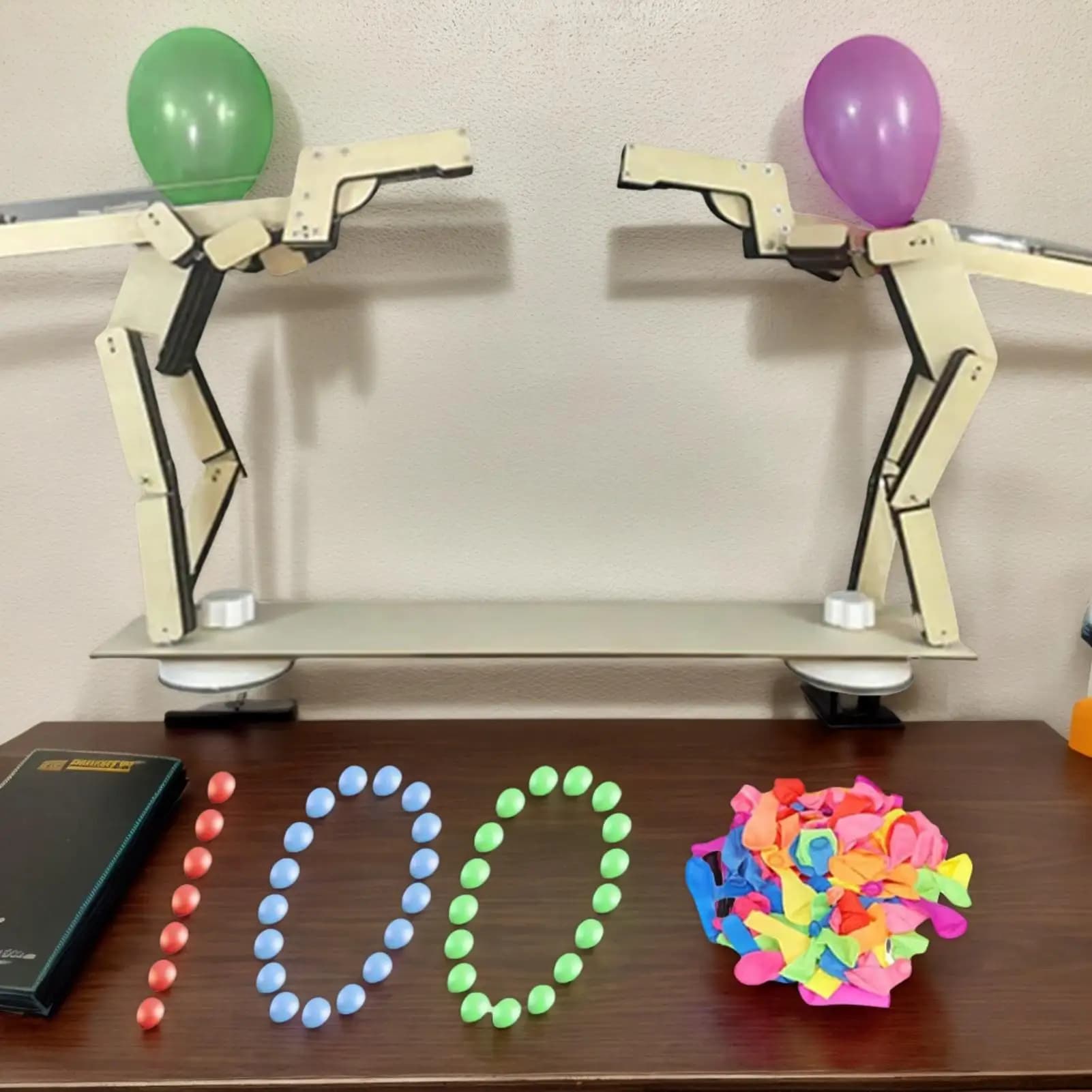 Marionnettes d'escrime en bois faites à la main, jeu de ballons, Bots de combat en bois fait à la ma