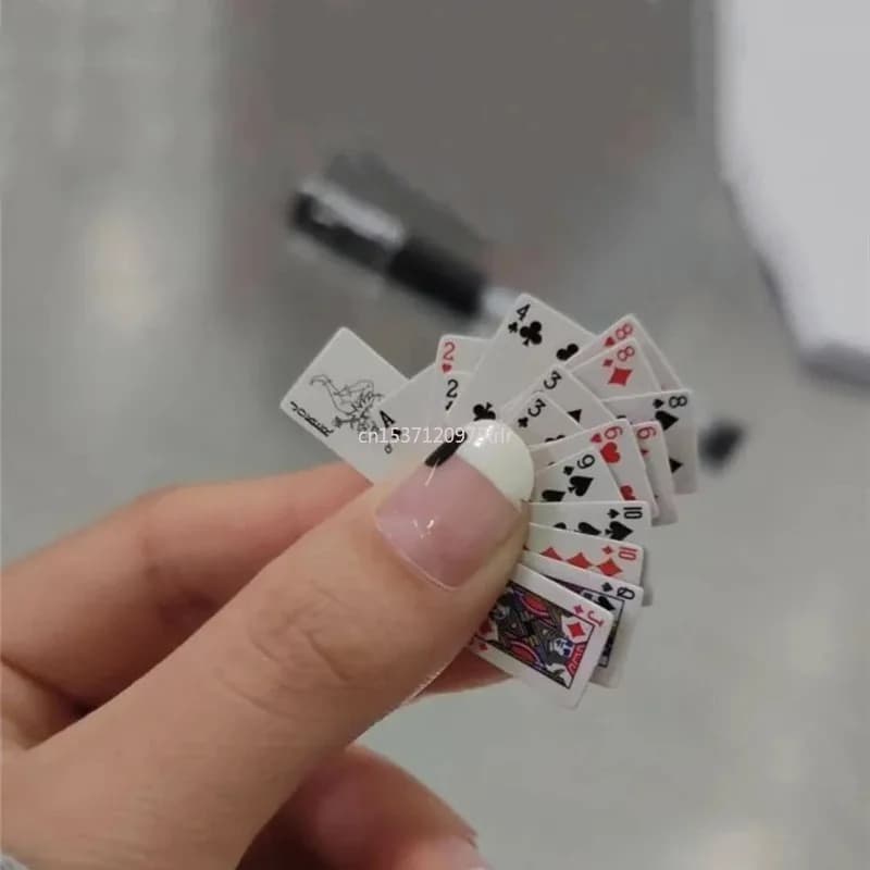 Mini cartes à jouer drôles et mignonnes, jeux de poker, super petites cartes, parodie, jouets de voy
