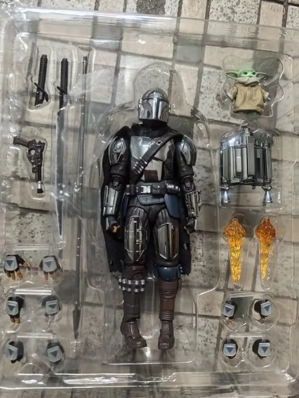 【Stock】 Star Wars Mandalorian 2.0 Figurine articulée électroplaquée Din Djarin en boîte, modèle de c