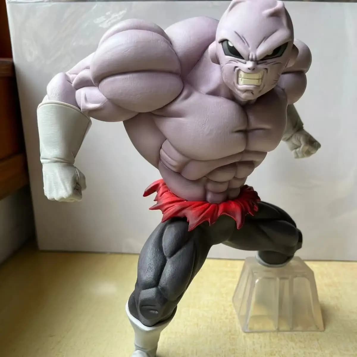 Modèles de personnages de dessins animés de haute qualité, récompenses rondes Jilian, Figurines de P