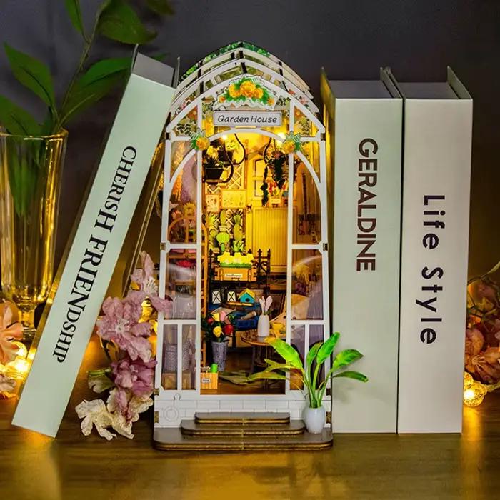 Bricolage maison de jardin coin livre étagère insérer Kits de construction miniatures en bois fleur