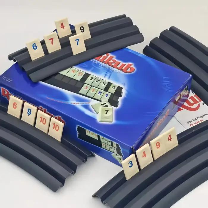 Jeu de société numérique, comprenant un support et des blocs numériques, un classique jeu de société