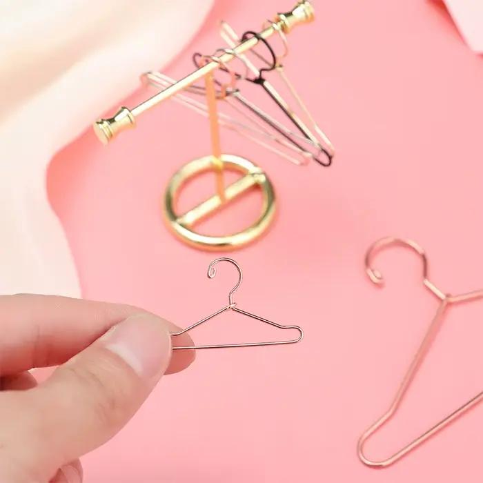 Cintres de poupée en métal, 10 pièces, Mini cintre mignon pour poupées, accessoires pour garde-robe,