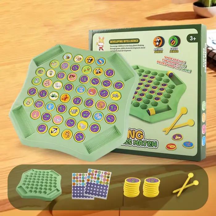 Échiquier, jeux de cerveau, développement de la concentration de mémoire, carte mémoire, jeu assorti
