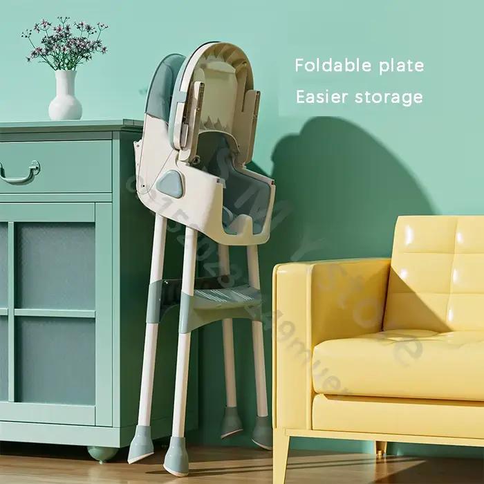 Table à manger et chaises pour bébé