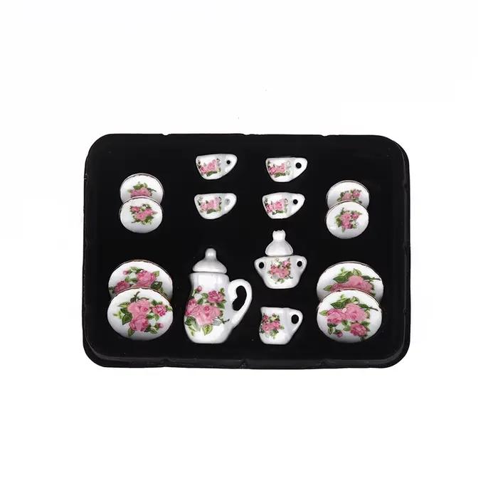 Ensemble de tasses à thé miniatures en porcelaine et céramique