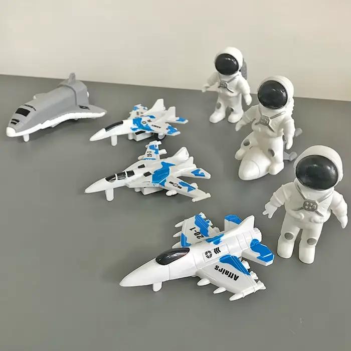 Ensemble de jouets sur le thème de l'espace pour garçons