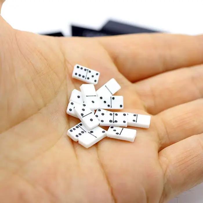 1 ensemble 1:12 accessoires pour maison de poupée modèle de dominos Miniature